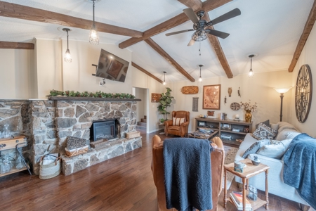 Ozarks In Town Home For Sale Salem Arkansas - image 40