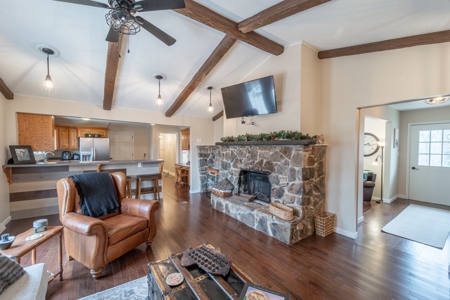Ozarks In Town Home For Sale Salem Arkansas - image 41