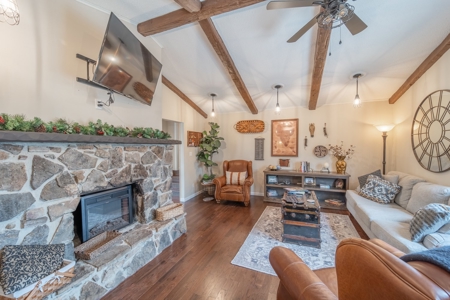 Ozarks In Town Home For Sale Salem Arkansas - image 39