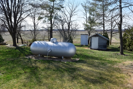 3 Bedroom, 1 Bath Home in Country - image 33