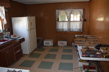 3 Bedroom, 1 Bath Home in Country - image 14