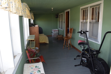 3 Bedroom, 1 Bath Home in Country - image 3