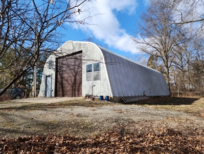 Beautiful Country Cabin Home - image 10