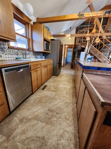 Beautiful Country Cabin Home - image 22