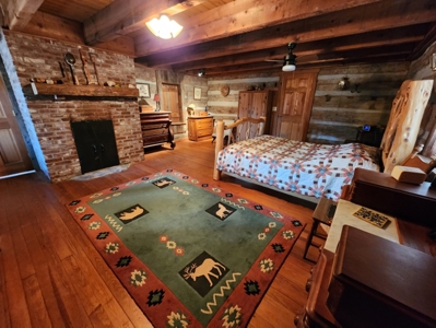 Beautiful Country Cabin Home - image 47