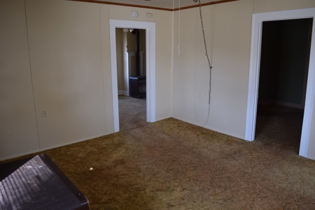2 Bedroom, 1 Bath Home, Palestine, IL Auction - image 7