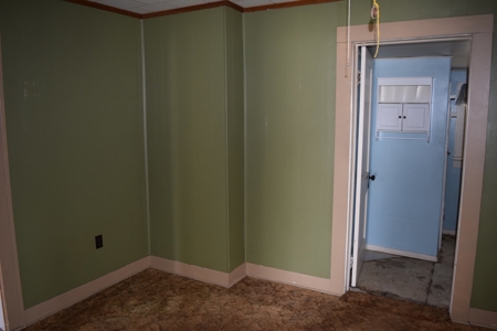 2 Bedroom, 1 Bath Home, Palestine, IL Auction - image 8