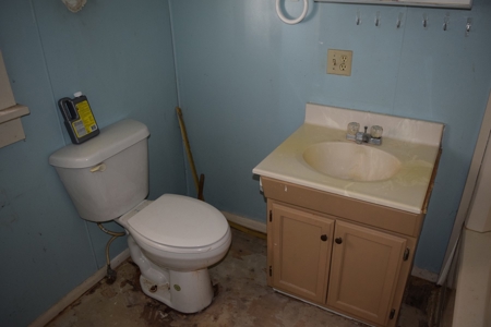 2 Bedroom, 1 Bath Home, Palestine, IL Auction - image 11