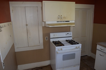 2 Bedroom, 1 Bath Home, Palestine, IL Auction - image 17