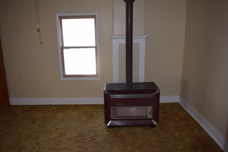 2 Bedroom, 1 Bath Home, Palestine, IL Auction - image 12