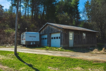 Historic Farmhouse with River Frontage in Floyd VA! - image 5