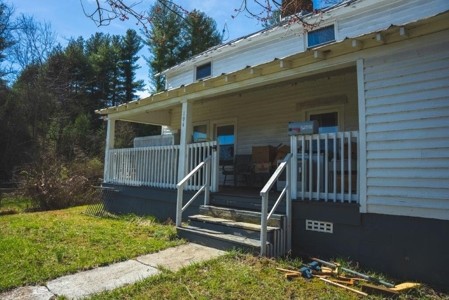 Historic Farmhouse with River Frontage in Floyd VA! - image 7