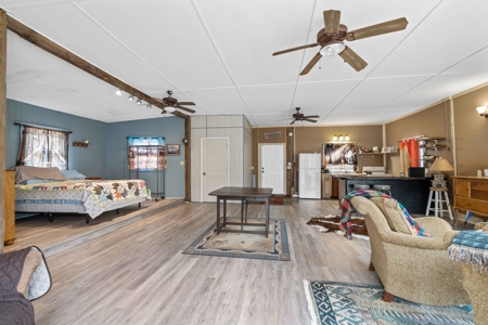 Country Retreat Living! - image 15