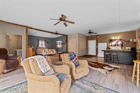 Country Retreat Living! - image 13