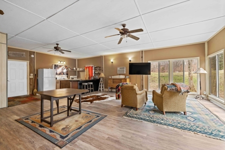 Country Retreat Living! - image 14