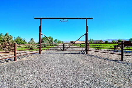 Custom Western Country Home on Acreage with Shop Buildings - image 11