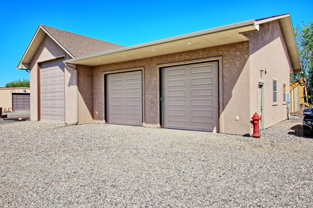 Custom Western Country Home on Acreage with Shop Buildings - image 7