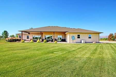 Custom Western Country Home on Acreage with Shop Buildings - image 4