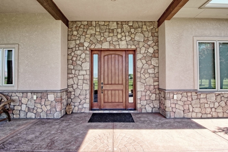 Custom Built Rancher on 16 Acres - image 6