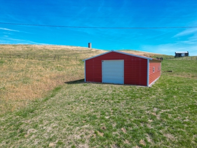 ** PENDING ** Farmhouse and Land for Sale in Hiwassee VA! - image 3