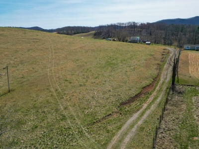 ** PENDING ** Farmhouse and Land for Sale in Hiwassee VA! - image 20
