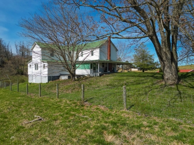 ** PENDING ** Farmhouse and Land for Sale in Hiwassee VA! - image 8