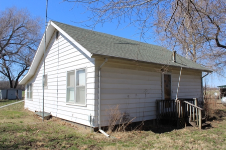 39 Acre Farmstead with House in Vernon County, MO - image 11