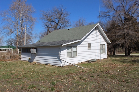 39 Acre Farmstead with House in Vernon County, MO - image 13
