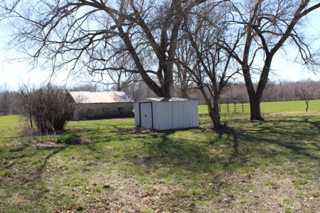 39 Acre Farmstead with House in Vernon County, MO - image 9