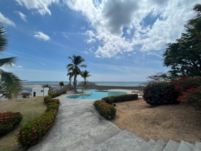 Luxurious mansion located in Punta Barco Resort with pool - image 18