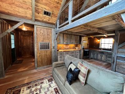 Rustic Cabin & 1 Acres - Ouachita National Forest - image 12