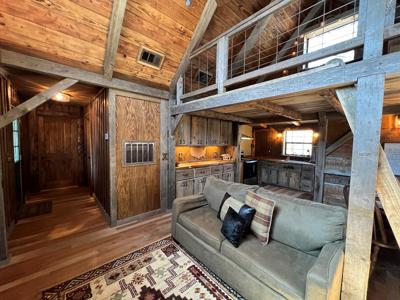 Rustic Cabin & 1 Acres - Ouachita National Forest - image 11