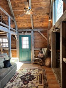 Rustic Cabin & 1 Acres - Ouachita National Forest - image 13