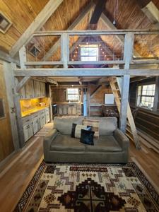 Rustic Cabin & 1 Acres - Ouachita National Forest - image 14