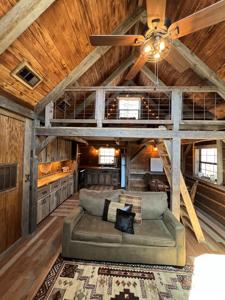 Rustic Cabin & 1 Acres - Ouachita National Forest - image 37