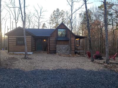 Rustic Cabin & 1 Acres - Ouachita National Forest - image 2