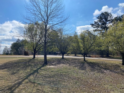 3 Bedroom Home In Selmer, Tn For Sale. Home In Neighborhood - image 13