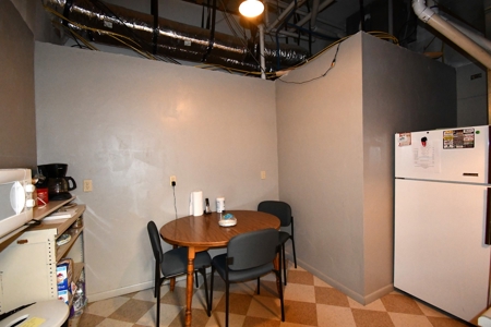 Prime Investment Opportunity Available - image 9