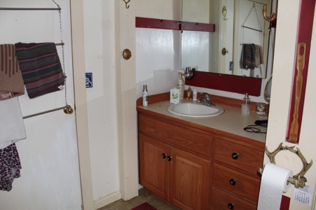 Charming Homestead in Southern Missouri Fenced and 2 Ponds - image 36