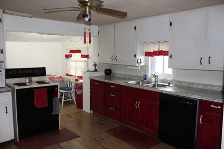 Charming Homestead in Southern Missouri Fenced and 2 Ponds - image 22