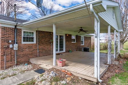 Absolute Auction-4 Bedroom Brick Home in Campbellsville, KY - image 5