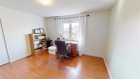Home for Sale in Sarnia, Ontario - image 5