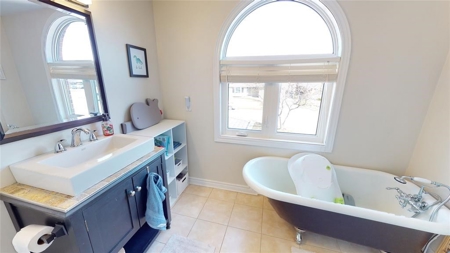 Home for Sale in Sarnia, Ontario - image 3