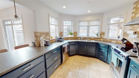 Home for Sale in Sarnia, Ontario - image 25