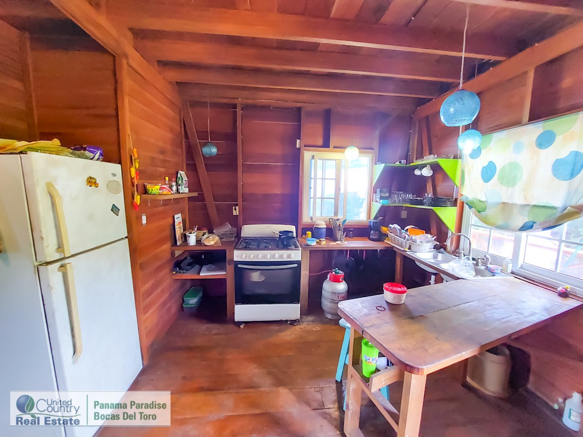 Overwater Home + Titled Land, Private Dock — Old Bank, Isla Bastimentos - 8