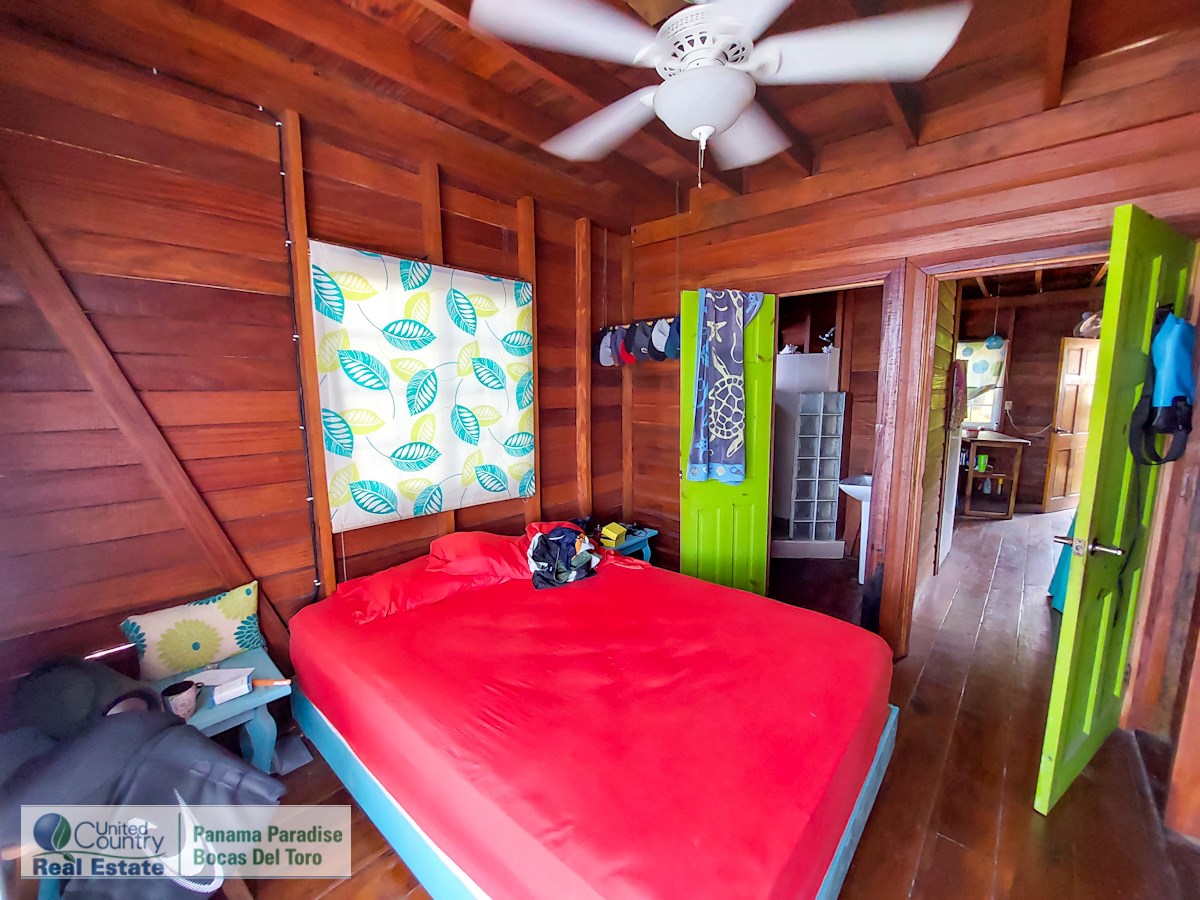 Overwater Home + Titled Land, Private Dock — Old Bank, Isla Bastimentos - 10