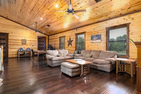 East Texas Luxury Ranch near Troup in Cherokee County - image 18