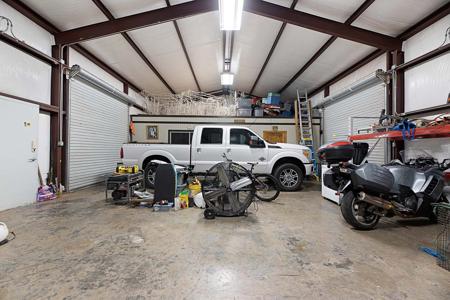 East Texas Luxury Ranch near Troup in Cherokee County - image 38