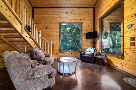 East Texas Luxury Ranch near Troup in Cherokee County - image 31