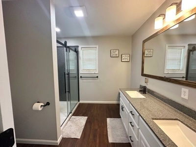 El Dorado Springs Missouri Country Home and Land For Sale - image 41